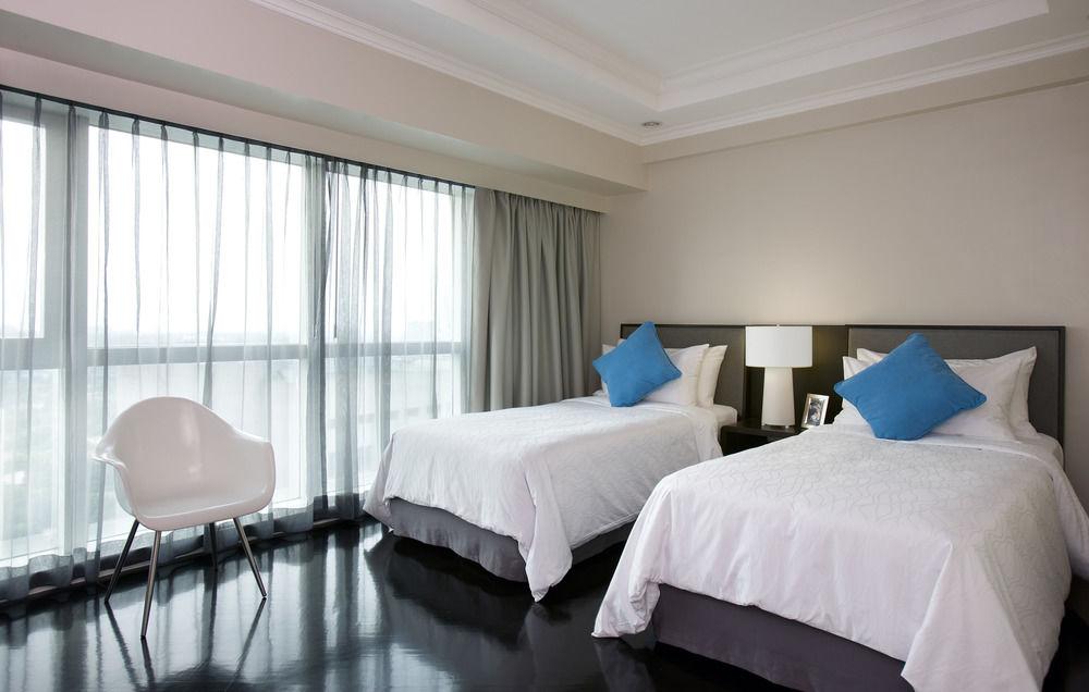 Fraser Place Manila Макати Экстерьер фото