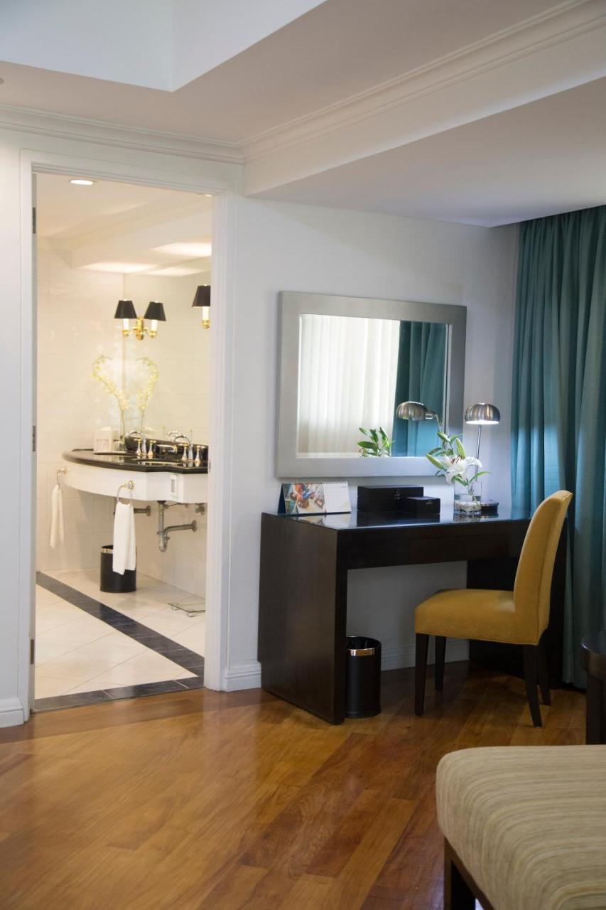 Fraser Place Manila Макати Экстерьер фото